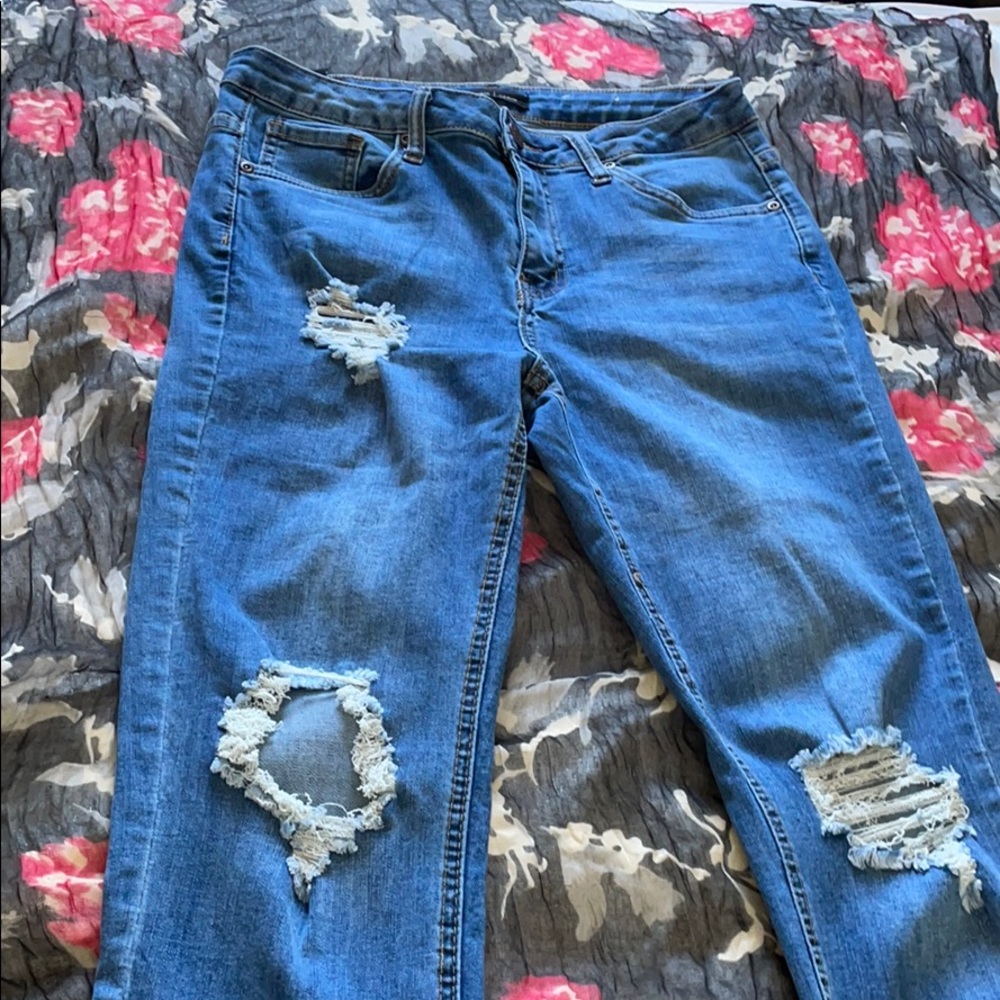Ripped style jeans